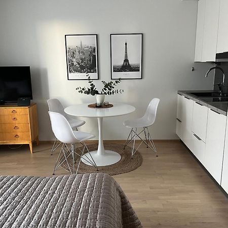 Studio Vip - Close To Airport And Tikkurila Train Station Vantaa Esterno foto